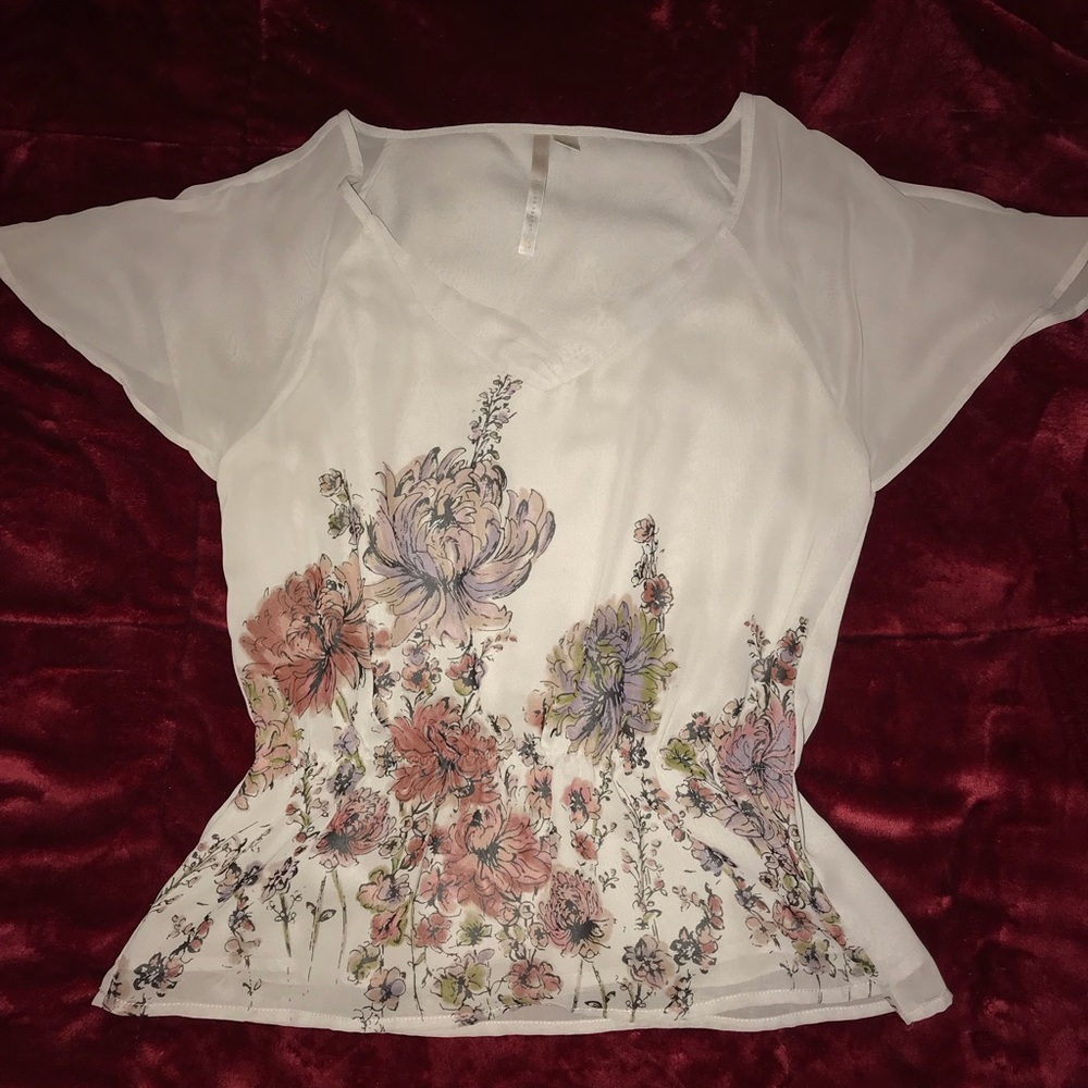 Beautiful Light Gray Lauren Conrad blouse XS